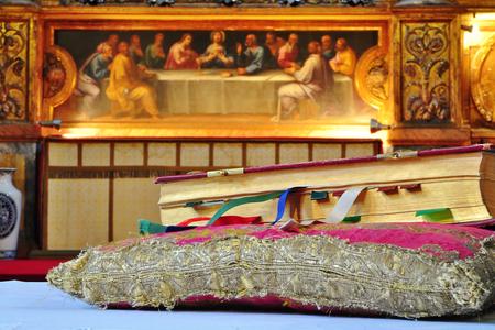 Missal sobre o altar