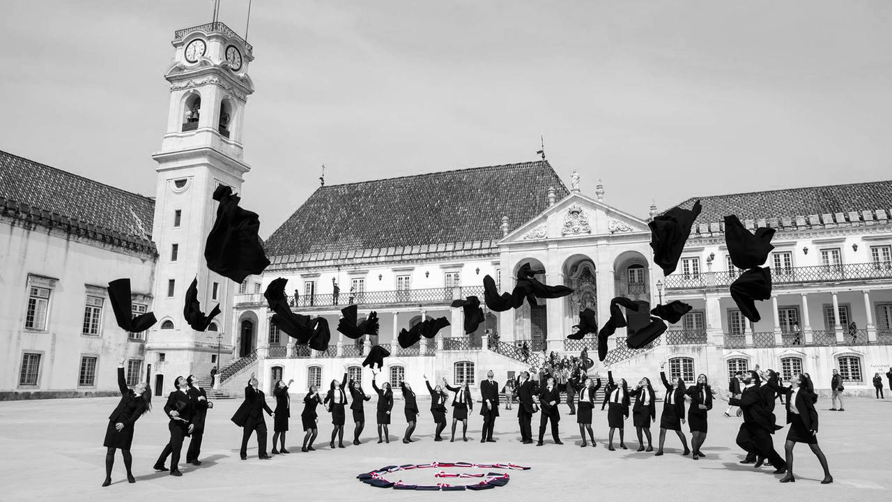 Estudantes na Via Latina