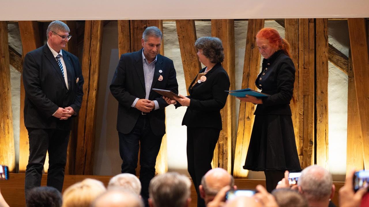 Prémio "Adolf-Melezinek-Meritorious-Service-Award"