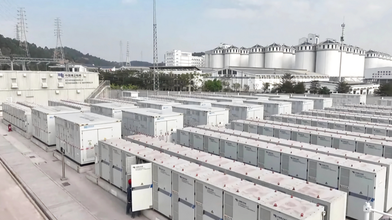 Example of huge energy storage battery cells. Image from Helith Technology (Guangzhou) Co., Ltd. (https://www.helithtech.com/)